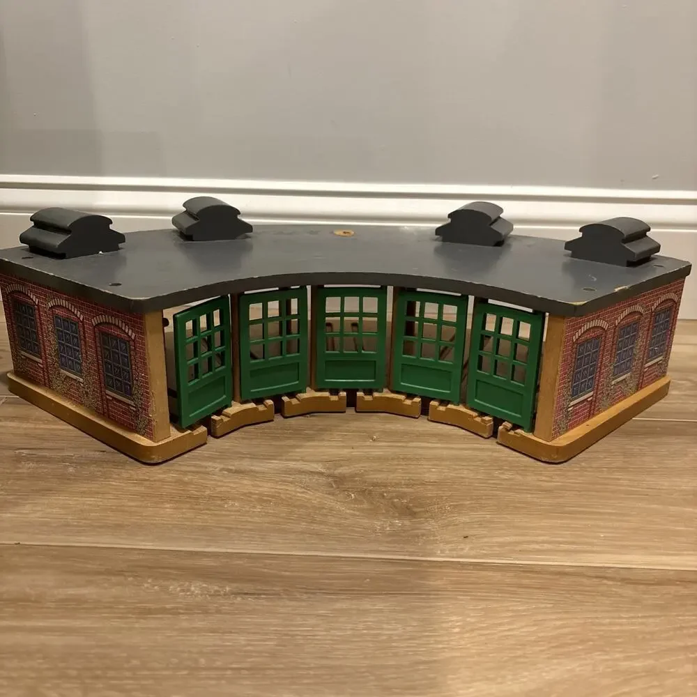 THOMAS & FRIENDS WOODEN RAILWAY ROUNDHOUSE 99320
